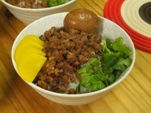 滷肉飯(台湾風肉そぼろご飯)