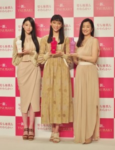 左起為三吉彩花、杏和鈴木京香，出席ＴＳＵＢＡＫＩ新廣告發表記者會