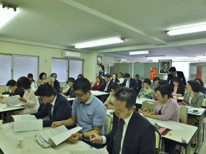 針對幹部的人事任命等議案,與會理事積極發表自己的想法和意見