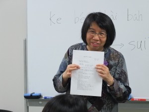 台湾語を教えている、よみうりカルチャー講師の陳麗惠先生