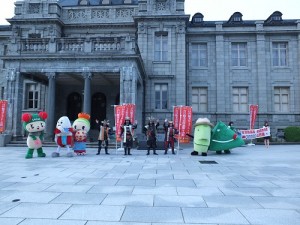 山形縣的代表吉祥物在文翔館前歡迎來自台灣的賓客