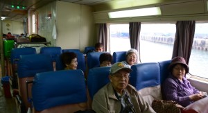 旅を満喫する参加者