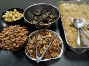 京都華僑總會準備了真材實料 邀請大家包粽子歡度端午佳節