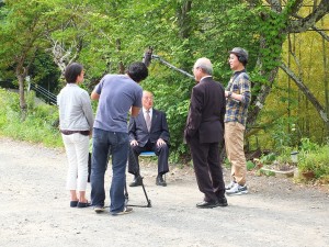 映画監督の酒井充子は同慰霊祭の様子を撮影