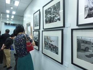 台灣文化中心同時也舉行攝影展，展出１９３０年至１９７０年的照片