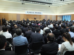 李登輝元総統の講演を聞くため、多くの議員が集まった