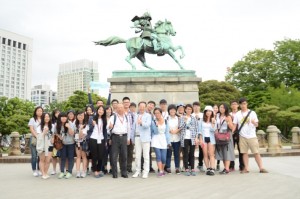 研修團一行也趁日本企業參訪之餘,到日本著名的景點觀光,如皇居、明治神宮等地參觀
