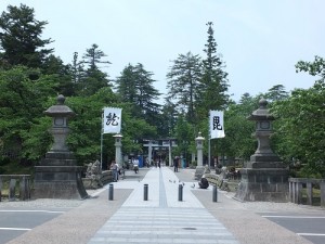 松岬公園內的上杉神社侍奉著上杉謙信