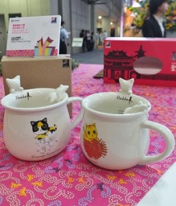 星夜貓空工房的「Hakka花貓杯」融合客家文化中的「白菜貓」元素