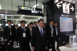 桃園市訪問団らが成田国際空港直結の鉄道アクセスを視察