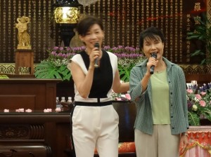 駐大阪辦事處蔡處長夫人與旅日歌手侯麗文合唱月亮代表我的心