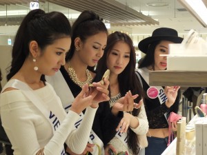 日本の美容用品にも興味津々