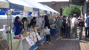 山梨國慶活動 屋台受歡迎