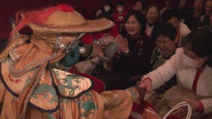 變臉演出與台下互動