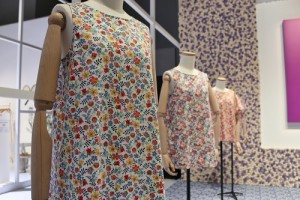 「LIBERTY LONDON for UNIQLO」新系列商品結合英國傳統的碎花圖案和優衣褲的創新性