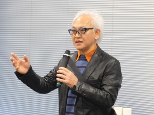 林さんの作品に注目しているという写真家の瀬戸正人氏
