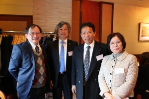國建會日本聯誼會會長林敬三(左2)、副會長詹秀娟(右1)和總幹事張銀漢(左1),與台灣觀光協會東京事務所所長江明清(右2)合影