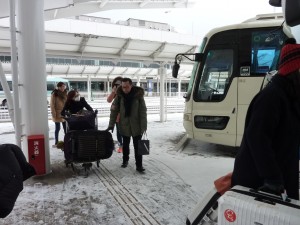 ④雪の駐車場へ
