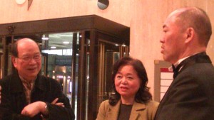 怡友會會長會長游泰慶與副會長蕭悧悧與合唱團指揮汪清劭同為高醫畢業