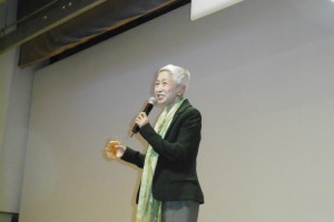 金美齡乾杯慶祝民進黨勝選