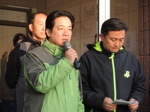 台南市長賴清德於2月8日再度到指揮所了解救援現況(照片提供:台南市政府)