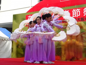 大阪中華學校舞蹈社舞出優美『夜來香』