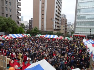 會場擠滿熱情民眾
