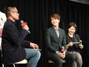 自身の恋愛に対する質問を爽やかに交わすジョージ