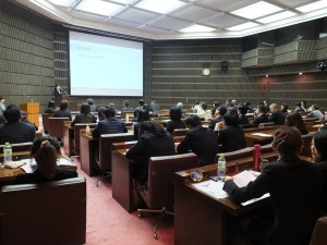研修の成果を発表するITIインターン生