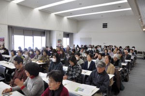 毎回100人近くが参加した