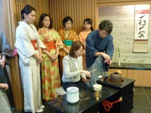 ⑤細かな作法の手ほどきも受けました