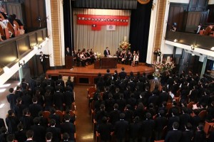 橫濱中華學院於橫濱開港紀念館舉辦畢業典禮