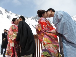 新人親吻