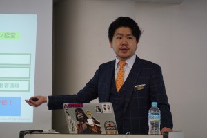 中国語も堪能なグランシャスの徳永浩氏