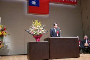 橫濱中華學院校長馮彥國致詞鼓勵新生