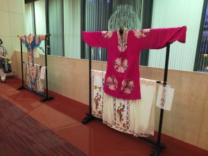 会場には台湾オペラの衣装も展示された