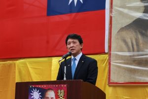 橫濱華僑總會會長羅鴻健表示橫濱僑界熱愛中華民國的心不變