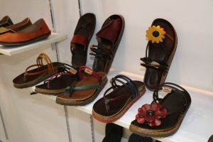 強調ＭＩＴ，在台灣設計生產的鞋子。廠商希望藉由這樣的特色來吸引日本買家。