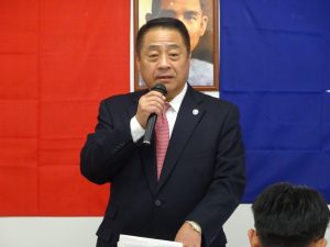 主席大阪直屬支部中央評議委員李忠儒