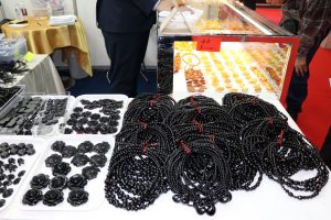 黑玉飾品受到日本市場歡迎