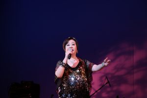 文香和文夏一同帶來經典歌曲