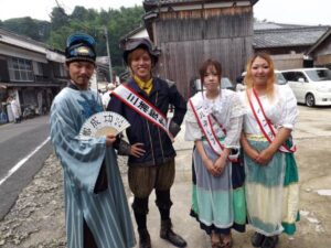 歴史キャラクターも応援に駆けつけた 歴史キャラクターも応援に駆けつけた