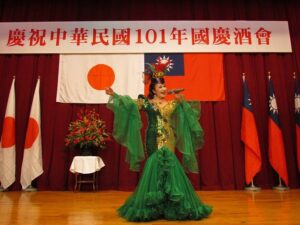 旅日僑民歌手林美伶女士演唱中日文歌曲