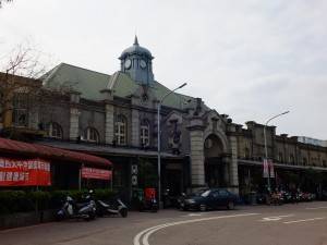 1913年完工的新竹車站,是由日本建築師松崎萬長所設計