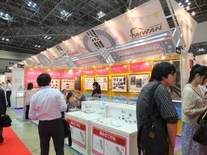台灣展出由教育用品工業同業公會領軍，帶領台灣廠商參展