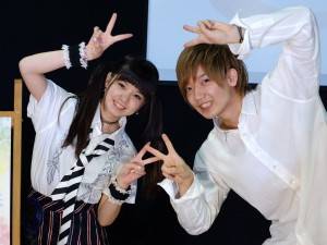 （左から）春菜るなと佐香智久