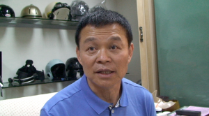 取材に応じる黄清樹董事長