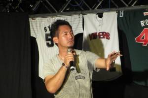 小林亮寛投手