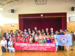 花蓮舞蹈劇坊全體表演者與日本關東崇正會幹部們合照（照片提供：周子秋）