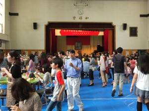 除了東京中華學校的師生之外，也有不少鄰近的日本家庭帶著小朋友前來參加園遊會